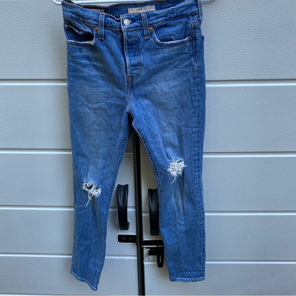 Levi’s Wedgie Jeans Distressed High Rise Button Fly Medium Wash
